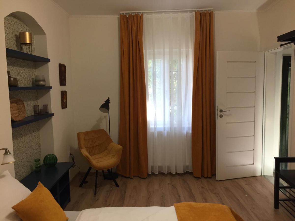 ヴィッラーニ Kikerics Vendeghaz Bed & Breakfast エクステリア 写真