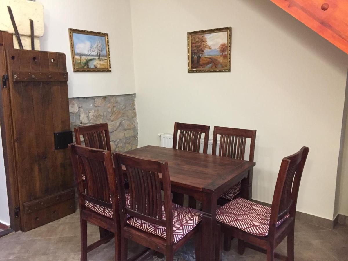 ヴィッラーニ Kikerics Vendeghaz Bed & Breakfast エクステリア 写真