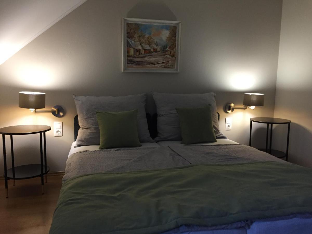 ヴィッラーニ Kikerics Vendeghaz Bed & Breakfast エクステリア 写真