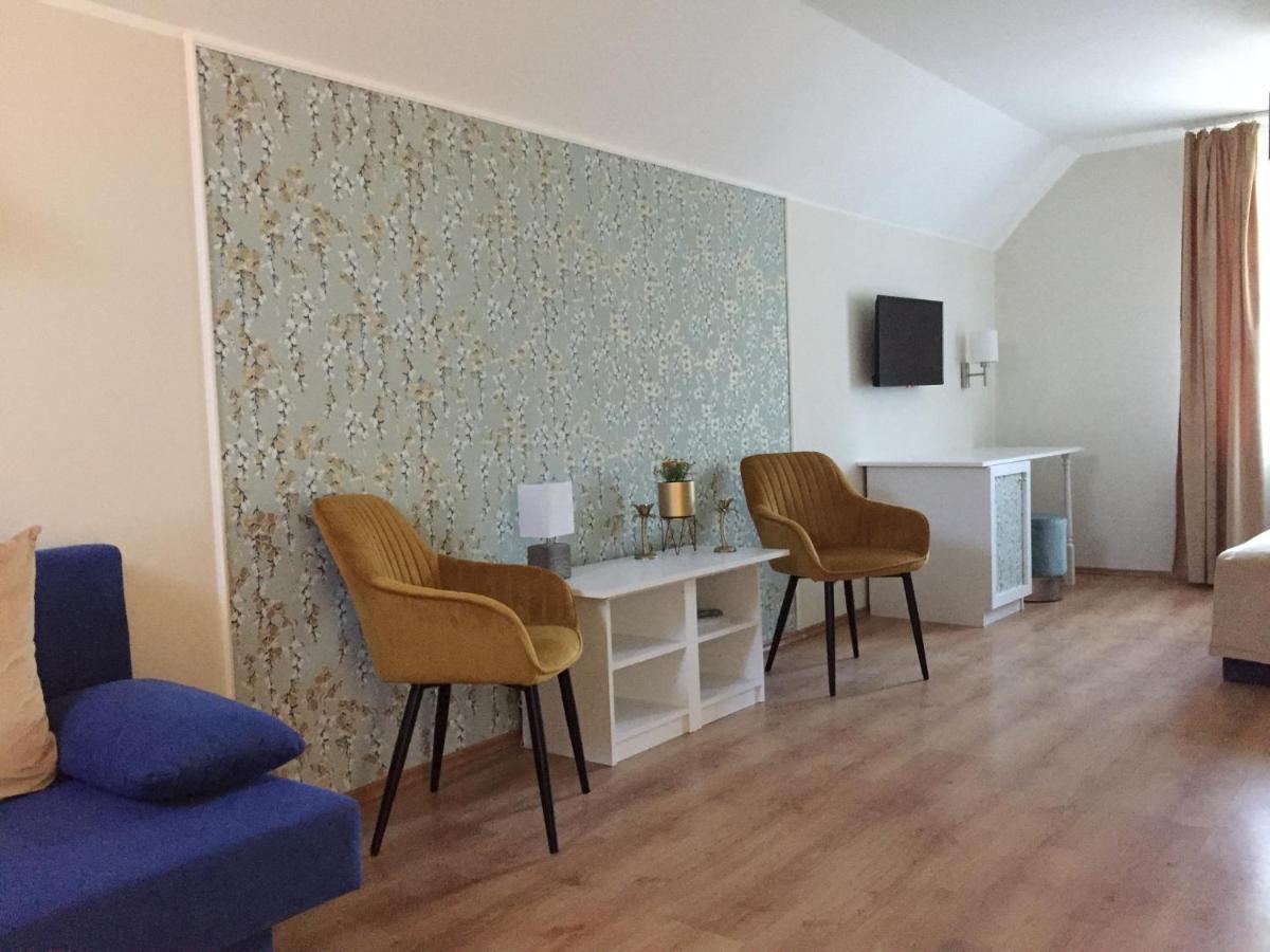 ヴィッラーニ Kikerics Vendeghaz Bed & Breakfast エクステリア 写真