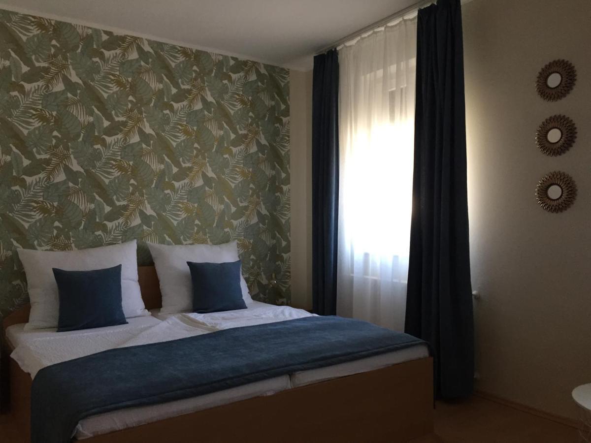 ヴィッラーニ Kikerics Vendeghaz Bed & Breakfast エクステリア 写真