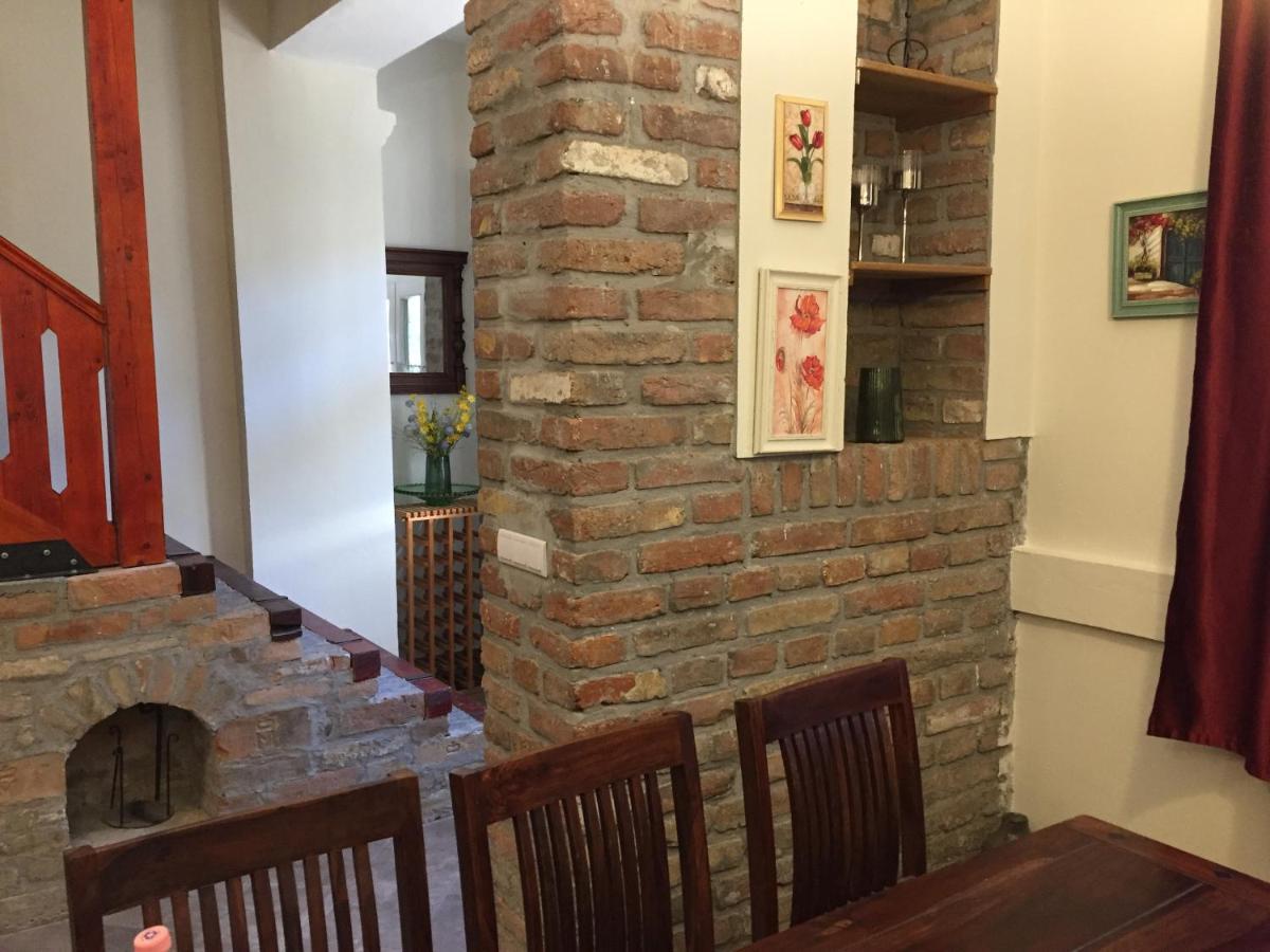 ヴィッラーニ Kikerics Vendeghaz Bed & Breakfast エクステリア 写真