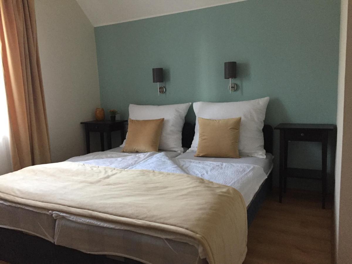 ヴィッラーニ Kikerics Vendeghaz Bed & Breakfast エクステリア 写真