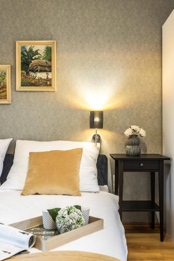 ヴィッラーニ Kikerics Vendeghaz Bed & Breakfast エクステリア 写真