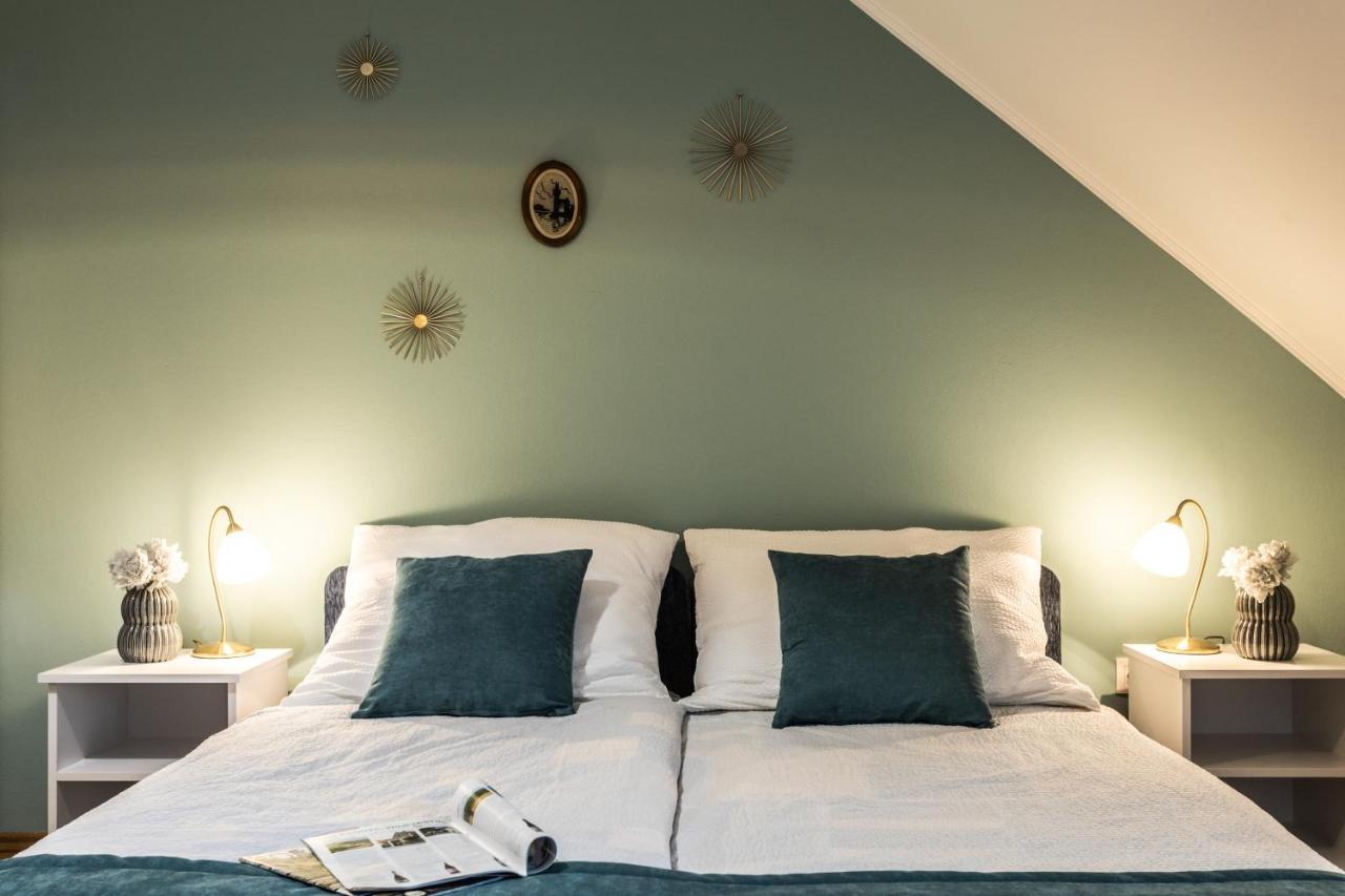 ヴィッラーニ Kikerics Vendeghaz Bed & Breakfast エクステリア 写真