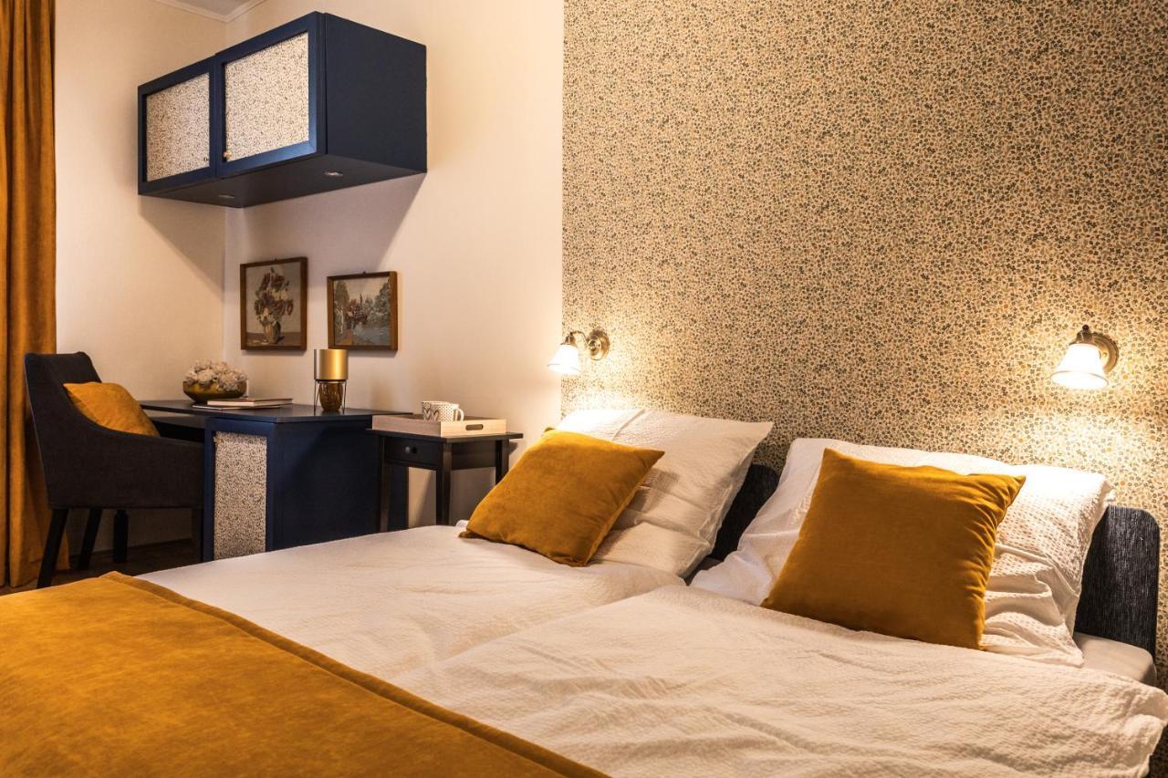 ヴィッラーニ Kikerics Vendeghaz Bed & Breakfast エクステリア 写真